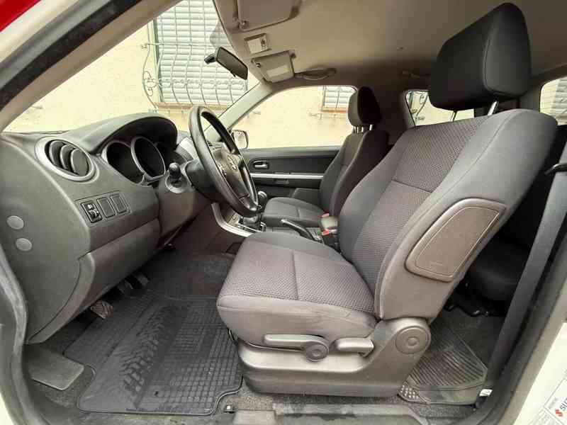Suzuki Grand Vitara 2,4i 4x4 benzín 122kw - foto 18