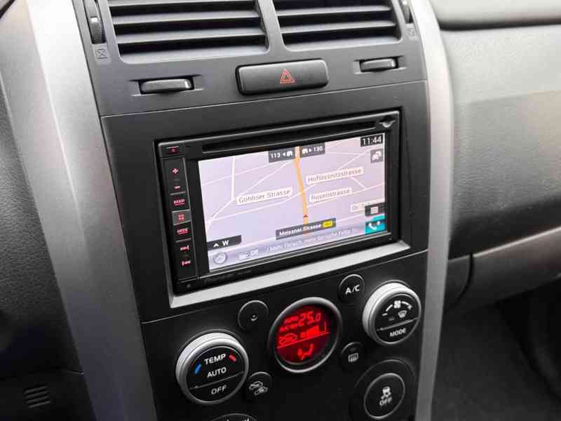 Suzuki Grand Vitara 2,4i 4x4 benzín 122kw - foto 7