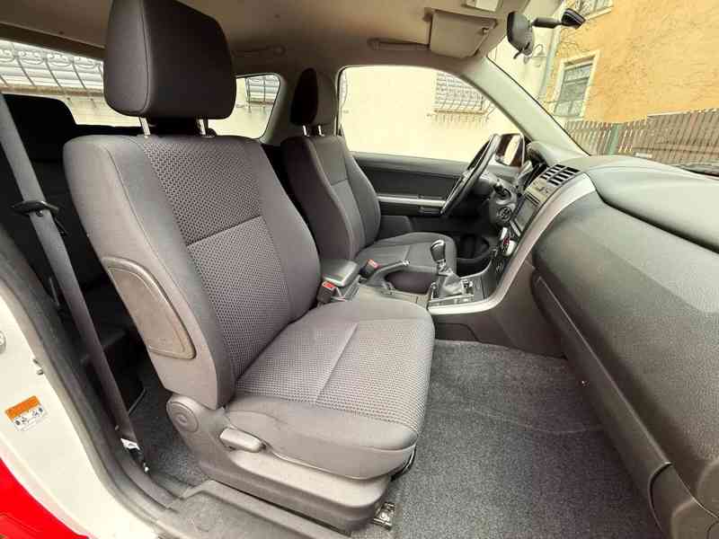 Suzuki Grand Vitara 2,4i 4x4 benzín 122kw - foto 16