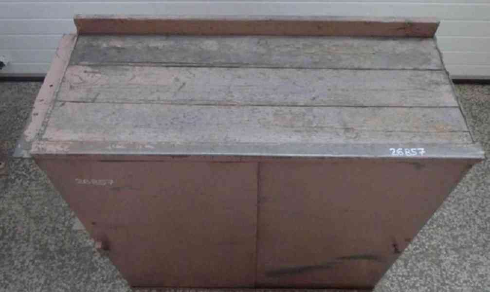 Plechová skříňka 1050x1050x430  