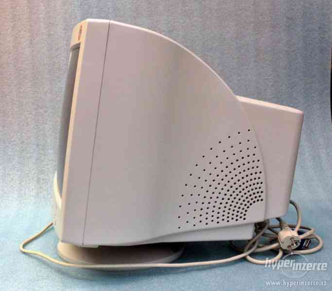 PC monitor Samtron 76ES - foto 1