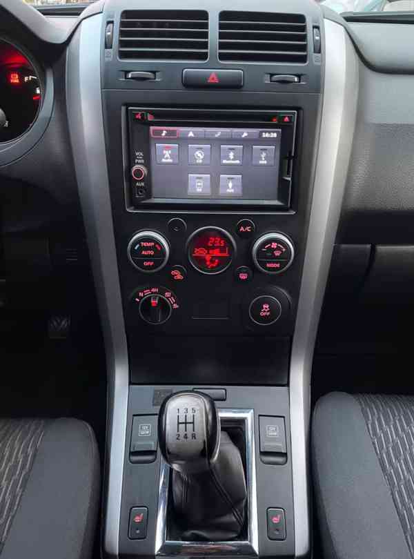 Suzuki Grand Vitara 2.4i Comfort benzín 124kw - foto 10