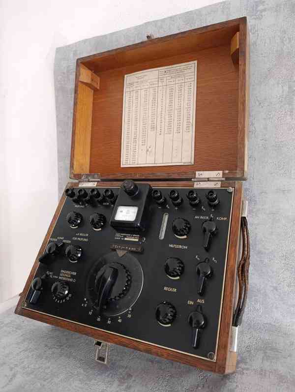 Starý velice zachovalý německý přístroj v dřevěné bedně  - foto 19