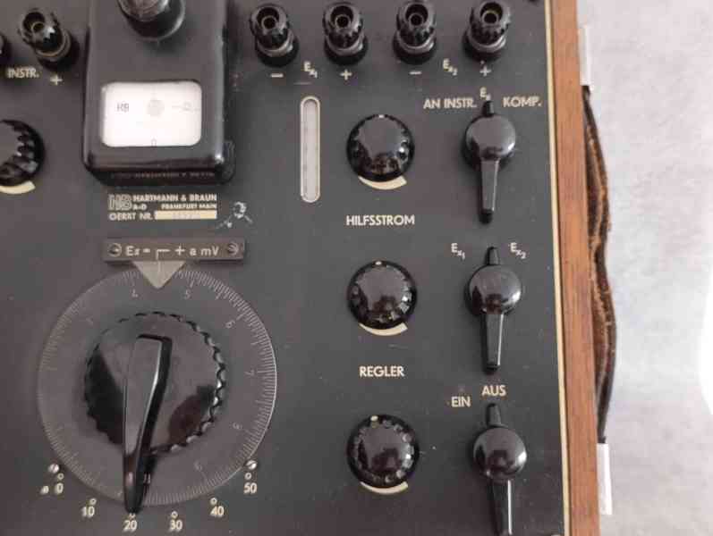 Starý velice zachovalý německý přístroj v dřevěné bedně  - foto 18