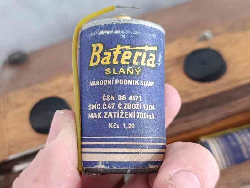 Starý velice zachovalý německý přístroj v dřevěné bedně  - foto 25