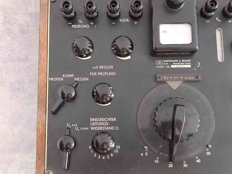 Starý velice zachovalý německý přístroj v dřevěné bedně  - foto 17