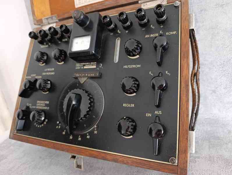 Starý velice zachovalý německý přístroj v dřevěné bedně  - foto 21