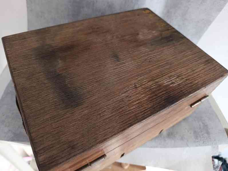 Starý velice zachovalý německý přístroj v dřevěné bedně  - foto 3