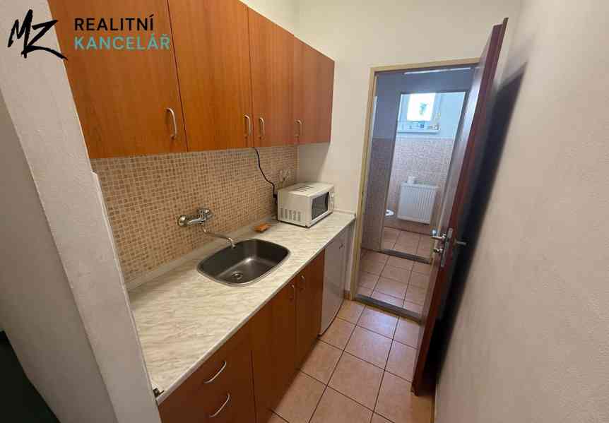 Prodej komerční nemovitosti 608 m² - foto 12