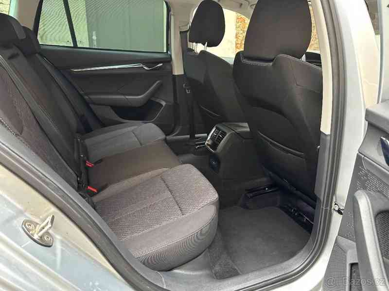 Škoda Octavia 2,0   TDI Style Plus - foto 11
