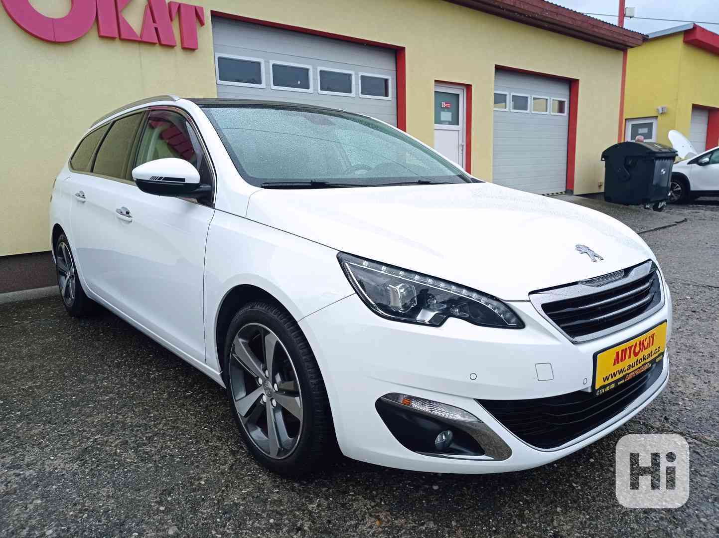 Peugeot 308 1.2i 96kW Navi/Panorama/1Maj - foto 1