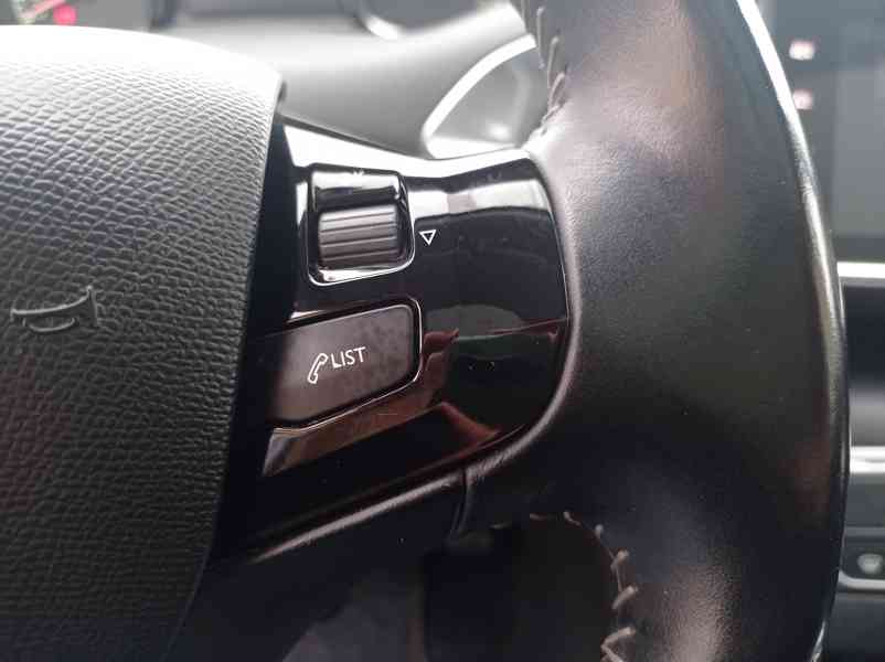 Peugeot 308 1.2i 96kW Navi/Panorama/1Maj - foto 27