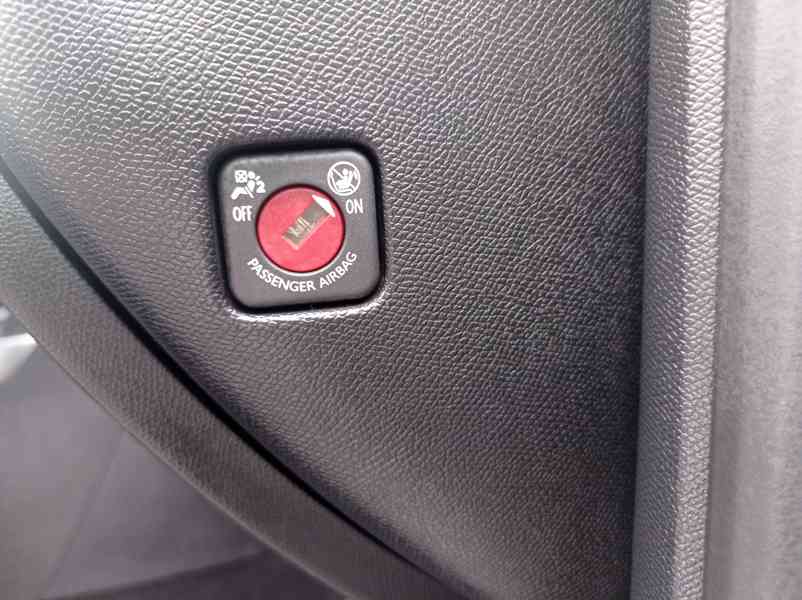 Peugeot 308 1.2i 96kW Navi/Panorama/1Maj - foto 38