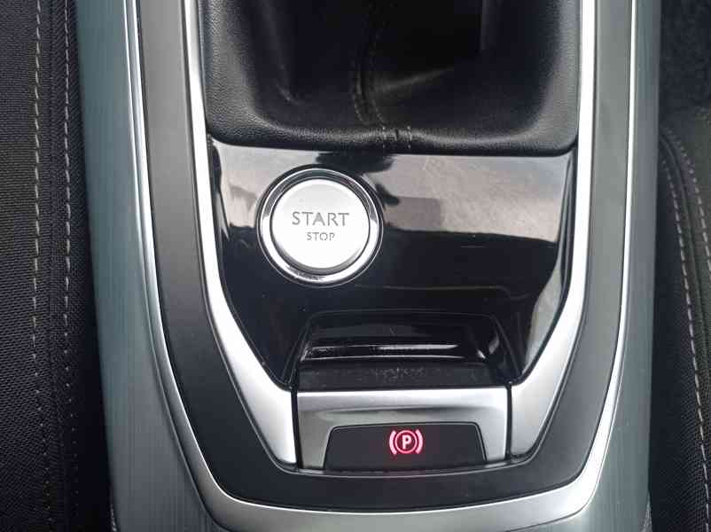 Peugeot 308 1.2i 96kW Navi/Panorama/1Maj - foto 37