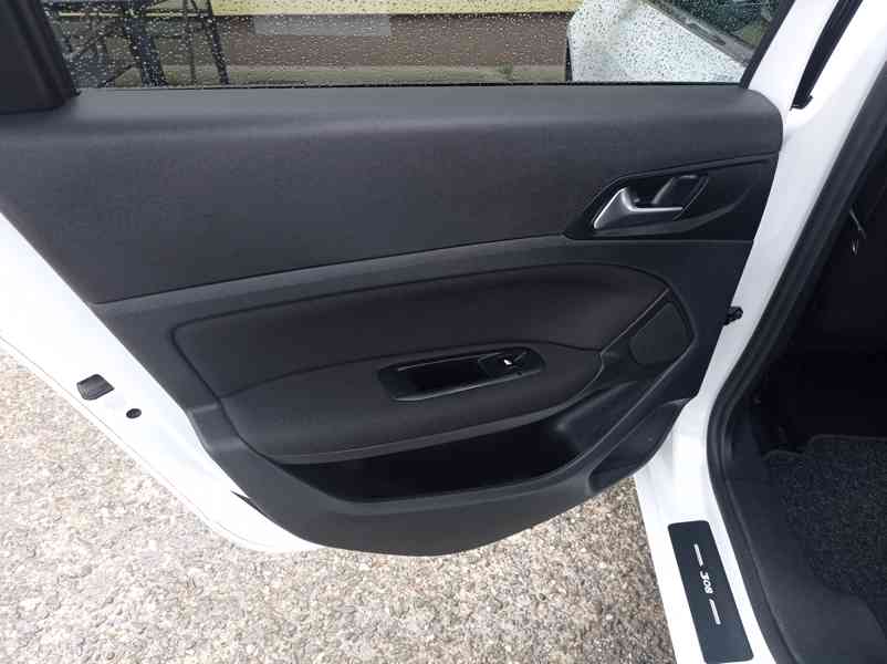 Peugeot 308 1.2i 96kW Navi/Panorama/1Maj - foto 12