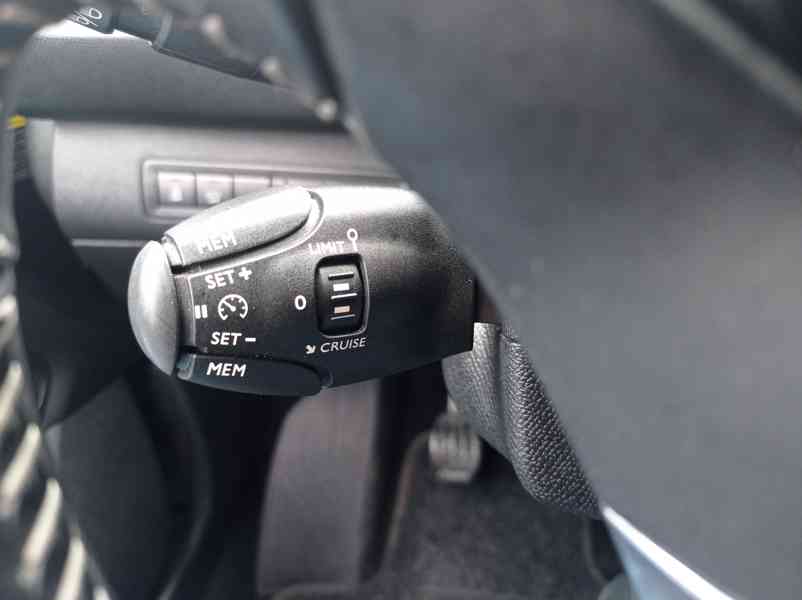 Peugeot 308 1.2i 96kW Navi/Panorama/1Maj - foto 26