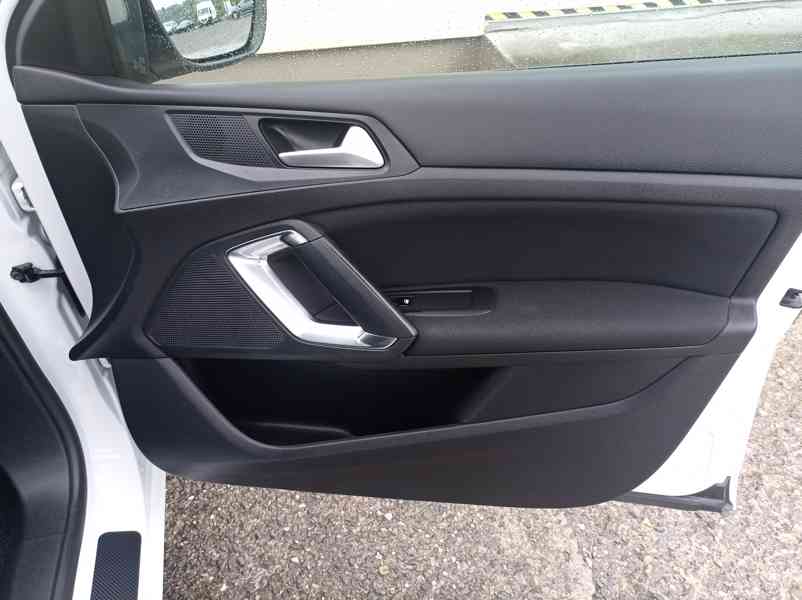 Peugeot 308 1.2i 96kW Navi/Panorama/1Maj - foto 23