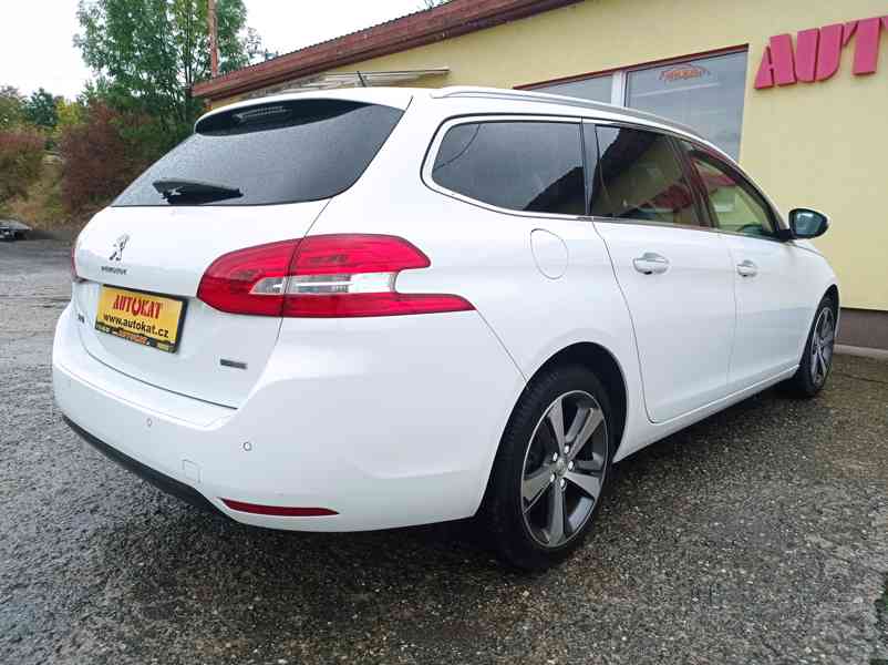 Peugeot 308 1.2i 96kW Navi/Panorama/1Maj - foto 3