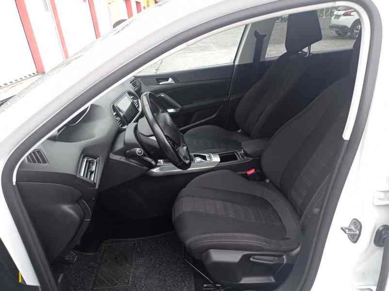 Peugeot 308 1.2i 96kW Navi/Panorama/1Maj - foto 11