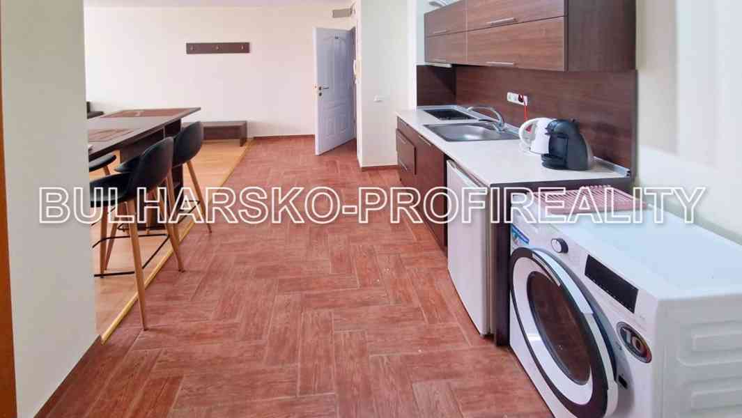  Bulharsko-PROSTORNÝ APARTMÁN 2+kk (63 m)  - foto 5