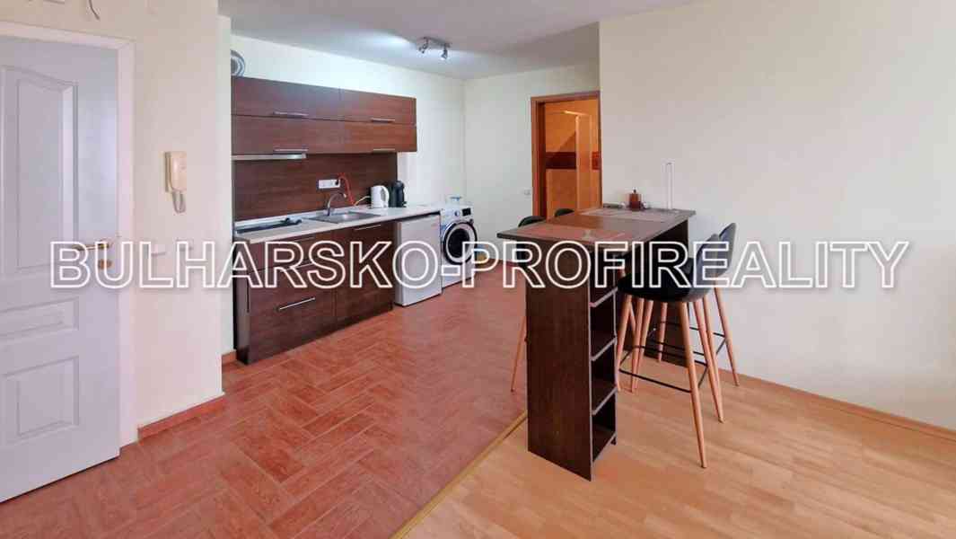  Bulharsko-PROSTORNÝ APARTMÁN 2+kk (63 m)  - foto 2