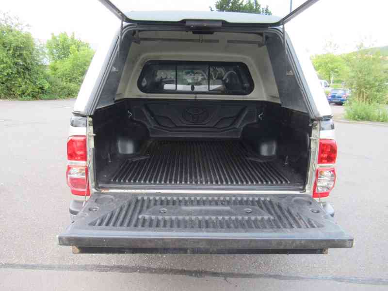 Toyota Hilux 2,5D4D double Cab Life 4x4 106kw - foto 8