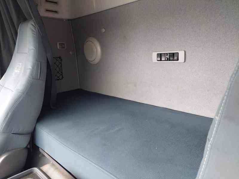 VOLVO FM 13 420 4x2 s hydraulickým čelem - foto 36