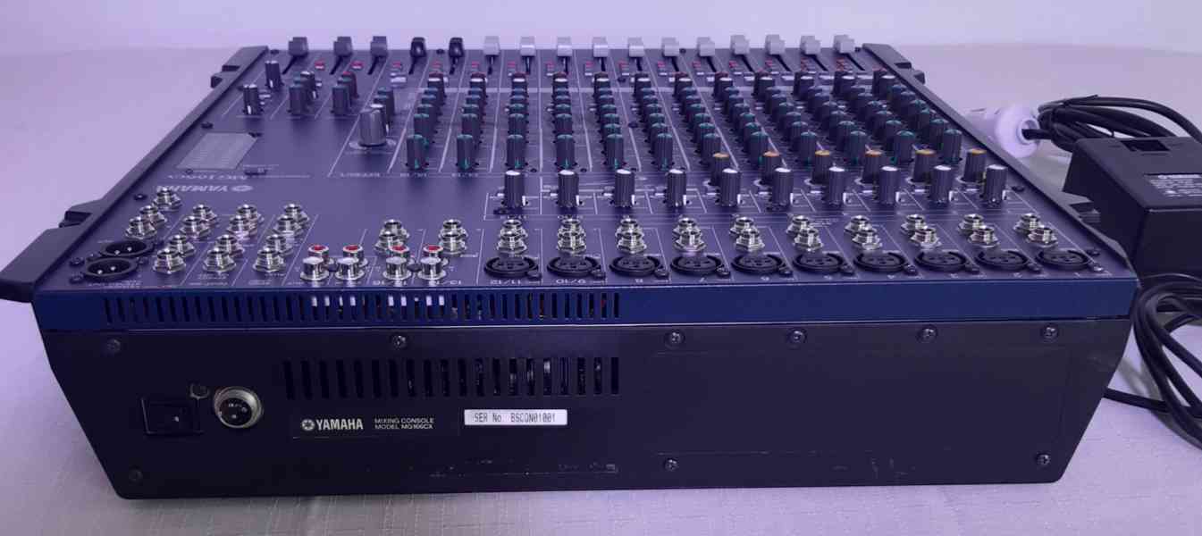 Mix.pult YAMAHA MG166 CX  - foto 2
