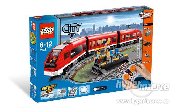 LEGO 7938 City Osobní vlak, NEROZBALENÝ - foto 1