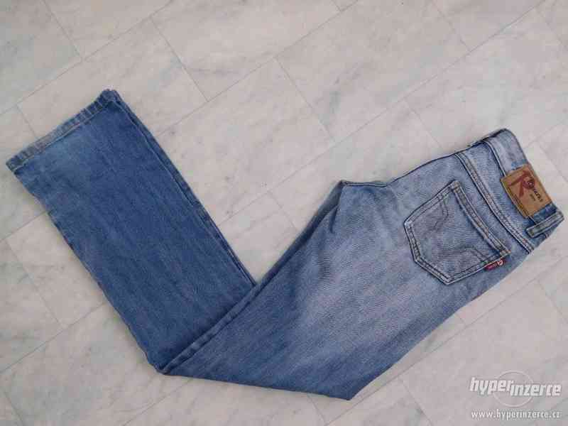 modré džíny - foto 5