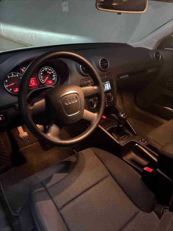 Audi A3 1,6 MPI 75 kW, černá metalíza - foto 8