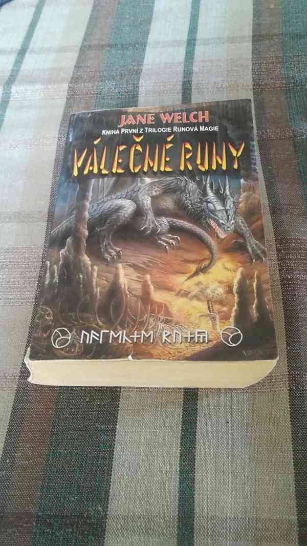 Válečné runy - Kniha První z trilogie Runová Magie