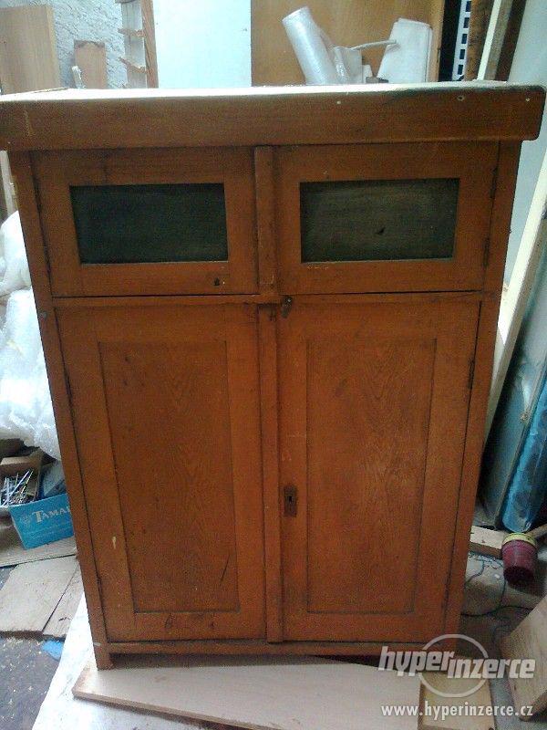 starožitná skříňka - foto 3