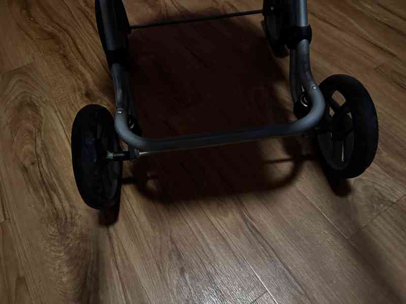 Kočárek na panenky  - foto 6