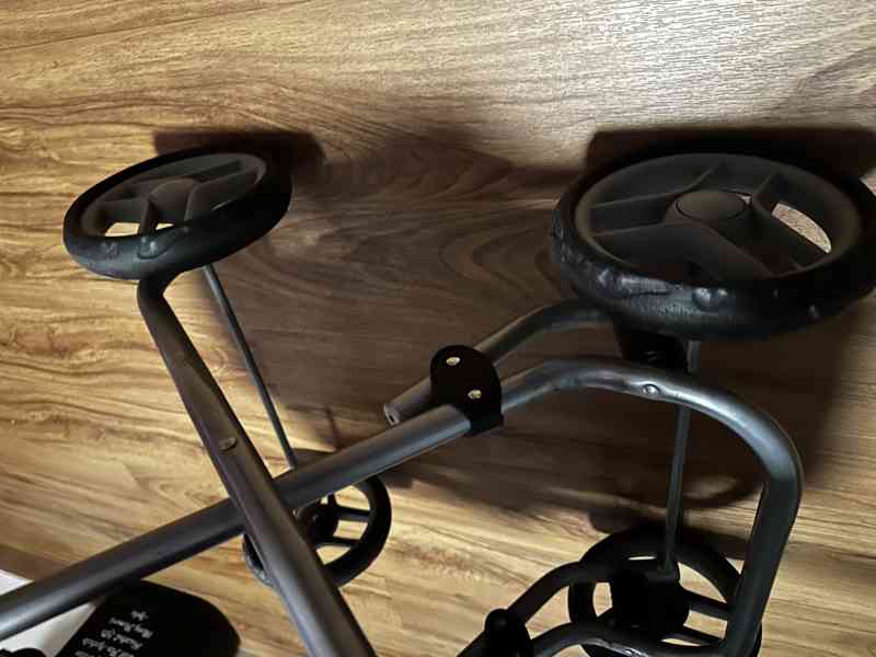 Kočárek na panenky  - foto 7