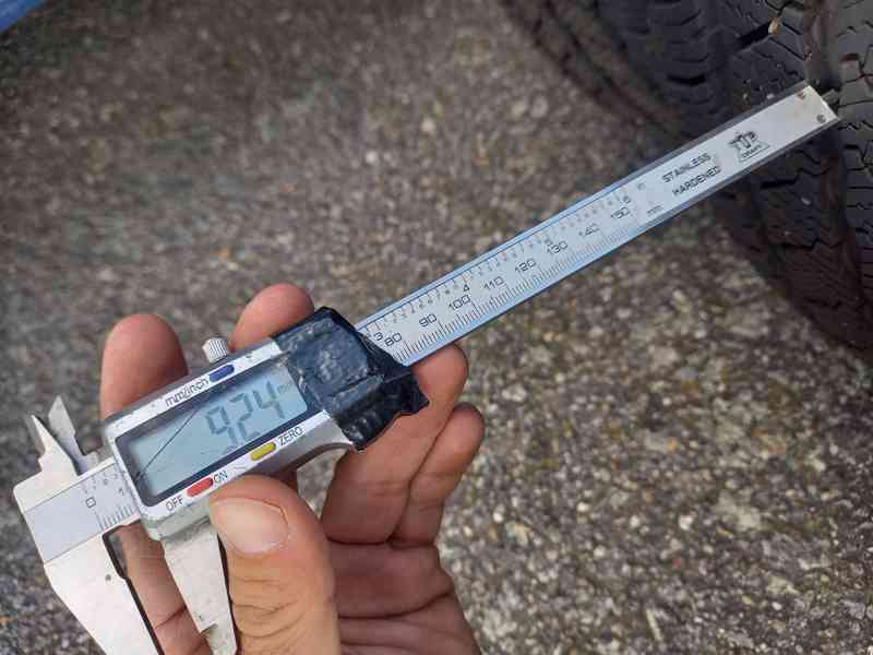 4ks ZÁNOVNÍ zátežové užitkové pneu 215/65R16C Continetal - foto 2