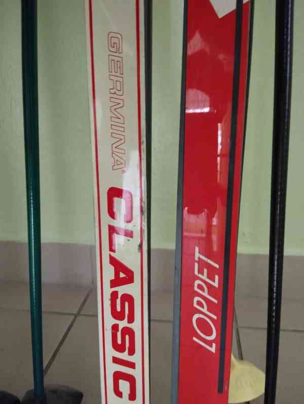 Přezkáče vel. 46, 3x dlouhé běžky, 2x hůlky a doplňky - foto 21