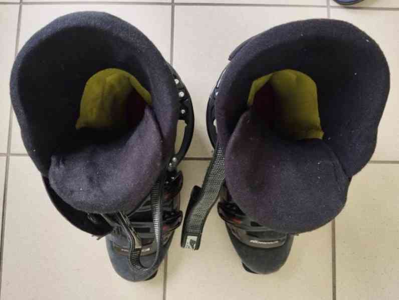 Běžky Rossignol (červené), hůlky a sjezd. boty nadměrná vel. - foto 9