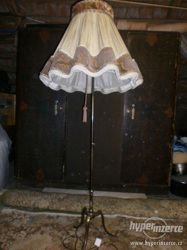 starožitná lampa - foto 1