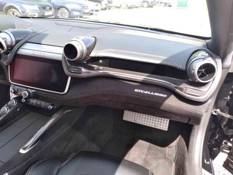 FERRARI GTC4 LUSSO V12 - foto 13