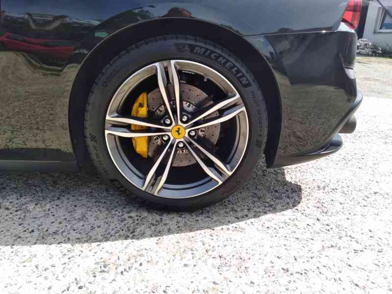 FERRARI GTC4 LUSSO V12 - foto 34
