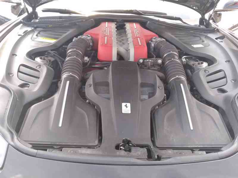 FERRARI GTC4 LUSSO V12 - foto 32