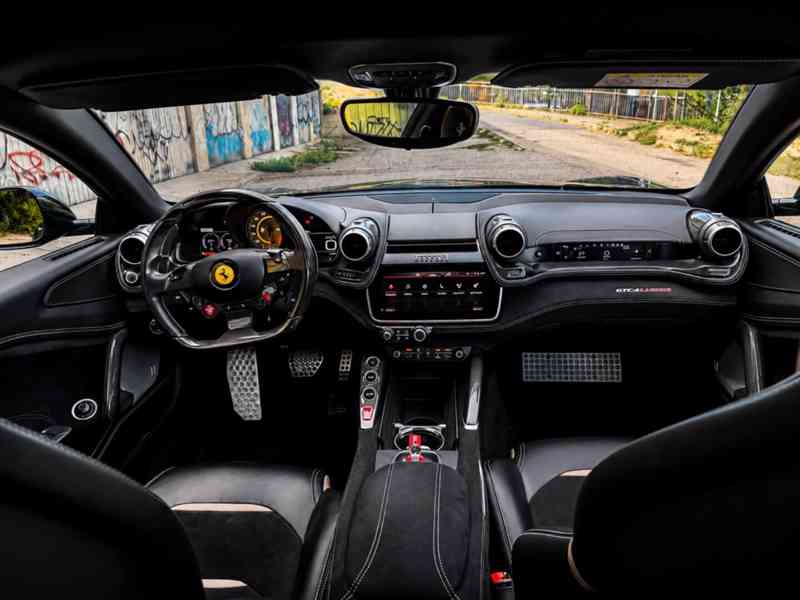 FERRARI GTC4 LUSSO V12 - foto 41