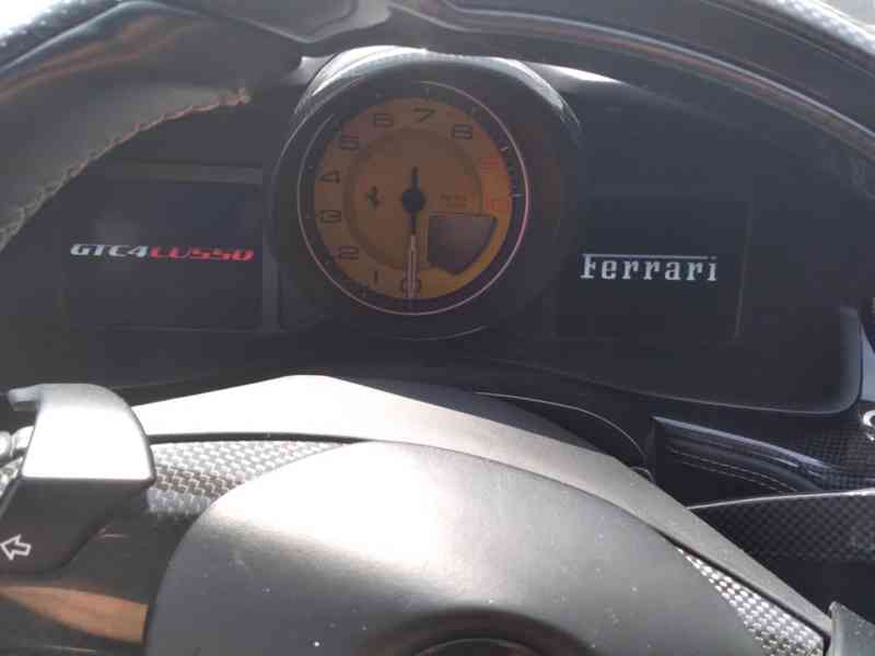 FERRARI GTC4 LUSSO V12 - foto 22