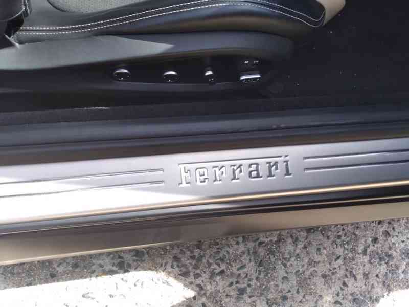 FERRARI GTC4 LUSSO V12 - foto 18