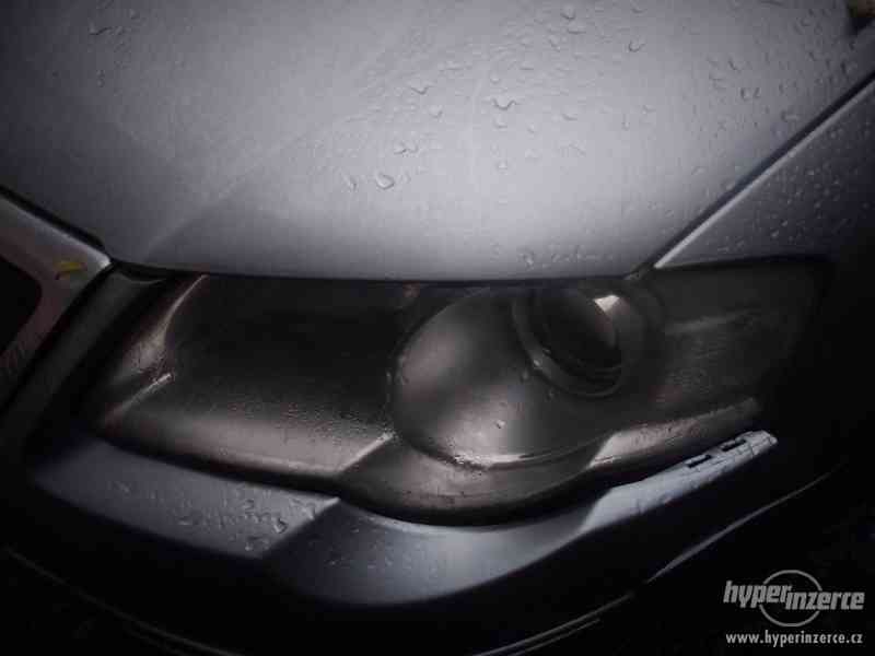 Přední světla anglické Volkswagen Passat B6 - foto 2