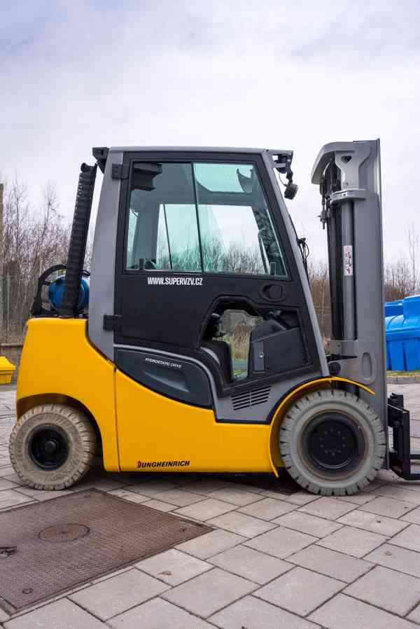 Vysokozdvižný vozík Jungheinrich TFG 425s - foto 2