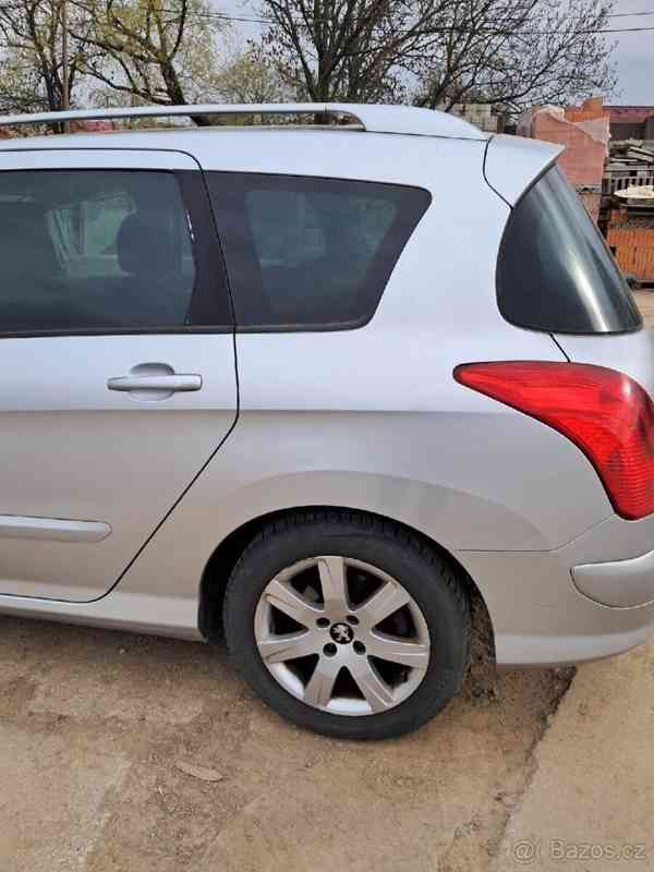 Peugeot 308 1,6   hdi 85kw 115ps,r.v.2014 - foto 7