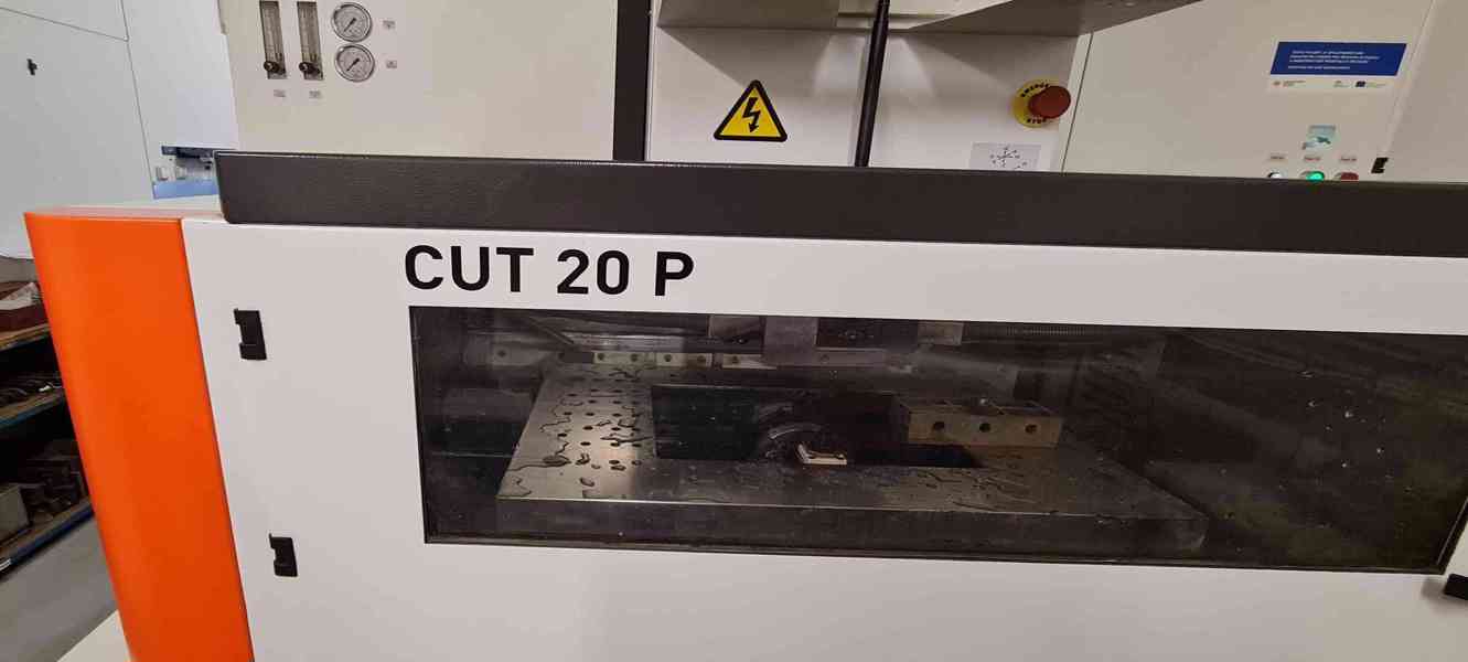 Použitá elektroerozivní drátová řezačka EDM CUT 20P - foto 10