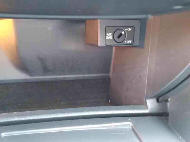 ŠKODA OCTAVIA 1.9 TDI ELEGANCE 77kW ČR,1.MAJITEL,SERVISKA - foto 24